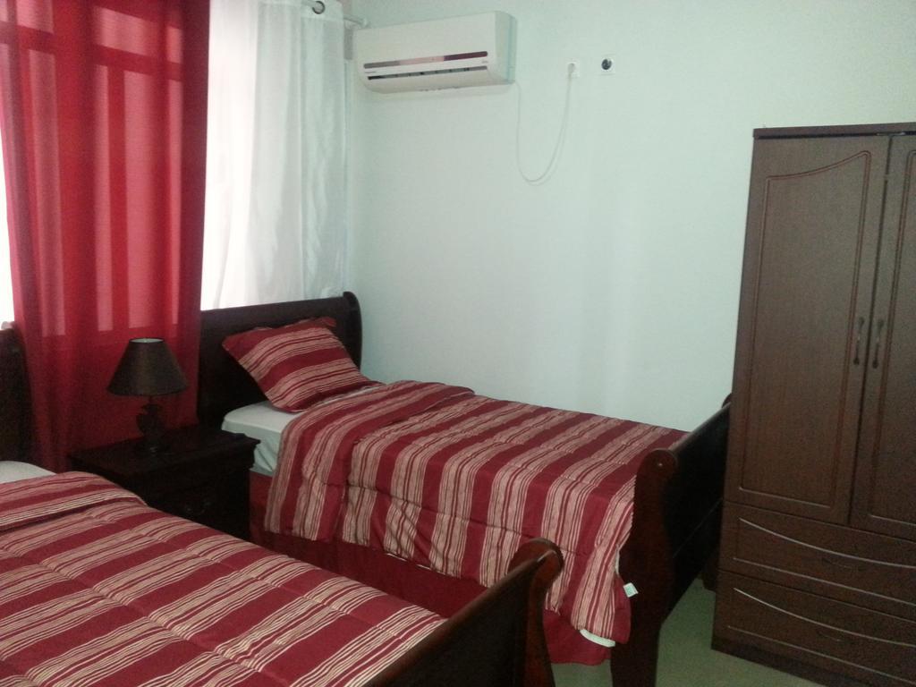 Residencial Girassol, Lda Bed & Breakfast Сао Филипе Екстериор снимка