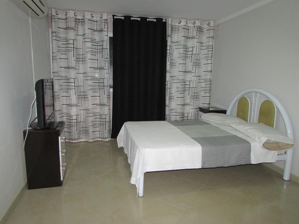 Residencial Girassol, Lda Bed & Breakfast Сао Филипе Екстериор снимка