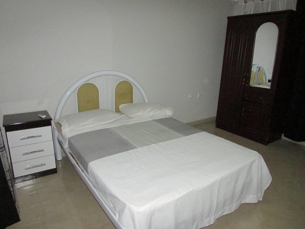 Residencial Girassol, Lda Bed & Breakfast Сао Филипе Екстериор снимка