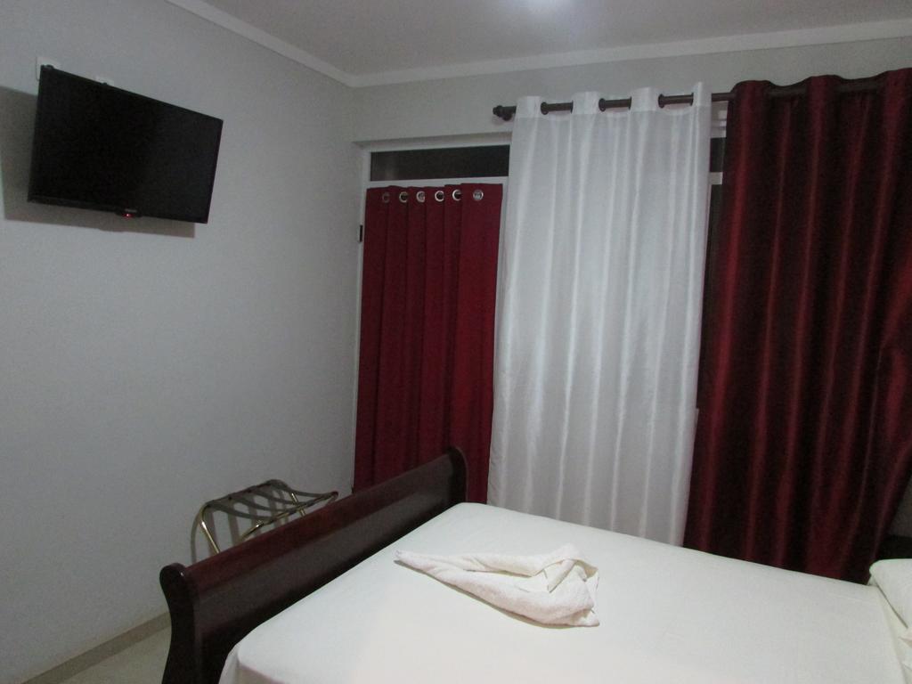 Residencial Girassol, Lda Bed & Breakfast Сао Филипе Екстериор снимка