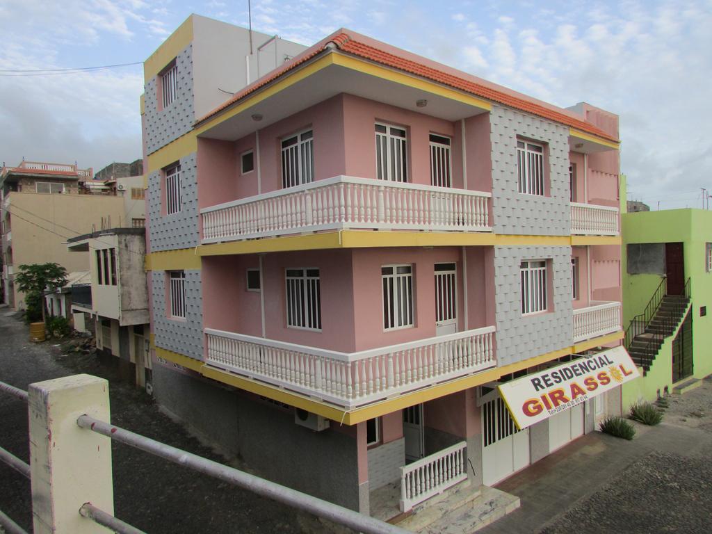 Residencial Girassol, Lda Bed & Breakfast Сао Филипе Екстериор снимка