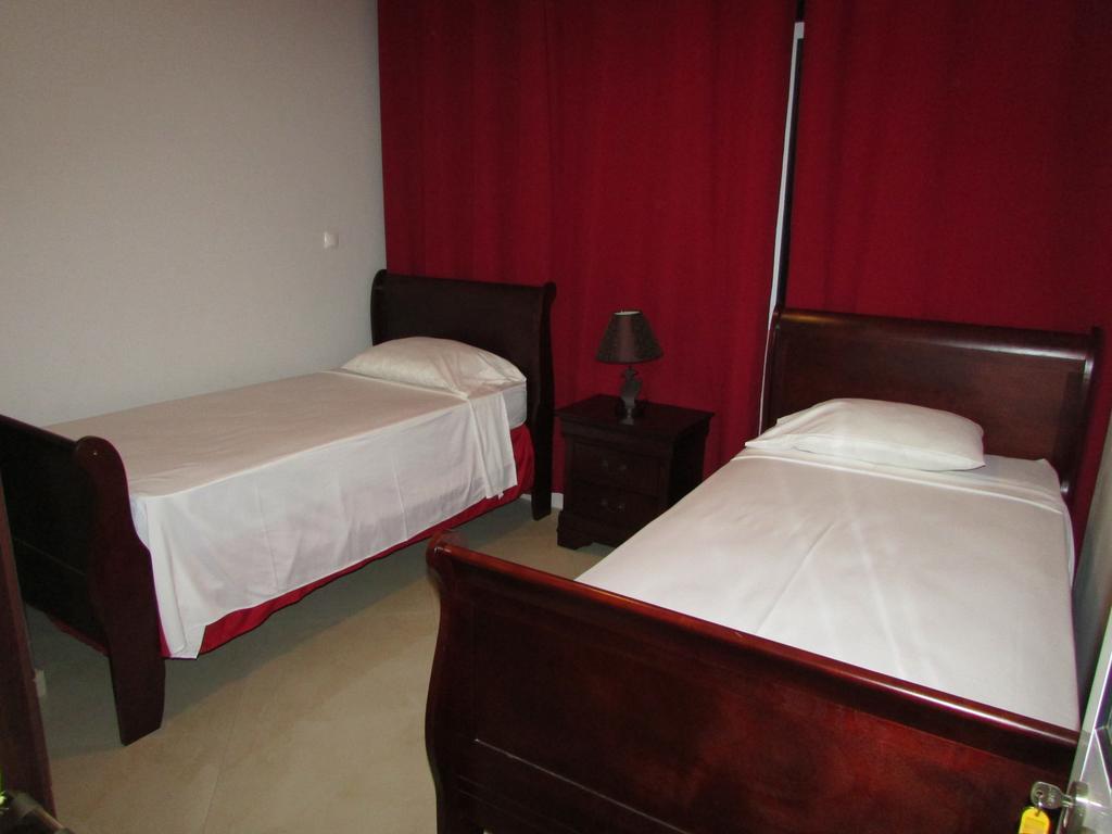 Residencial Girassol, Lda Bed & Breakfast Сао Филипе Екстериор снимка